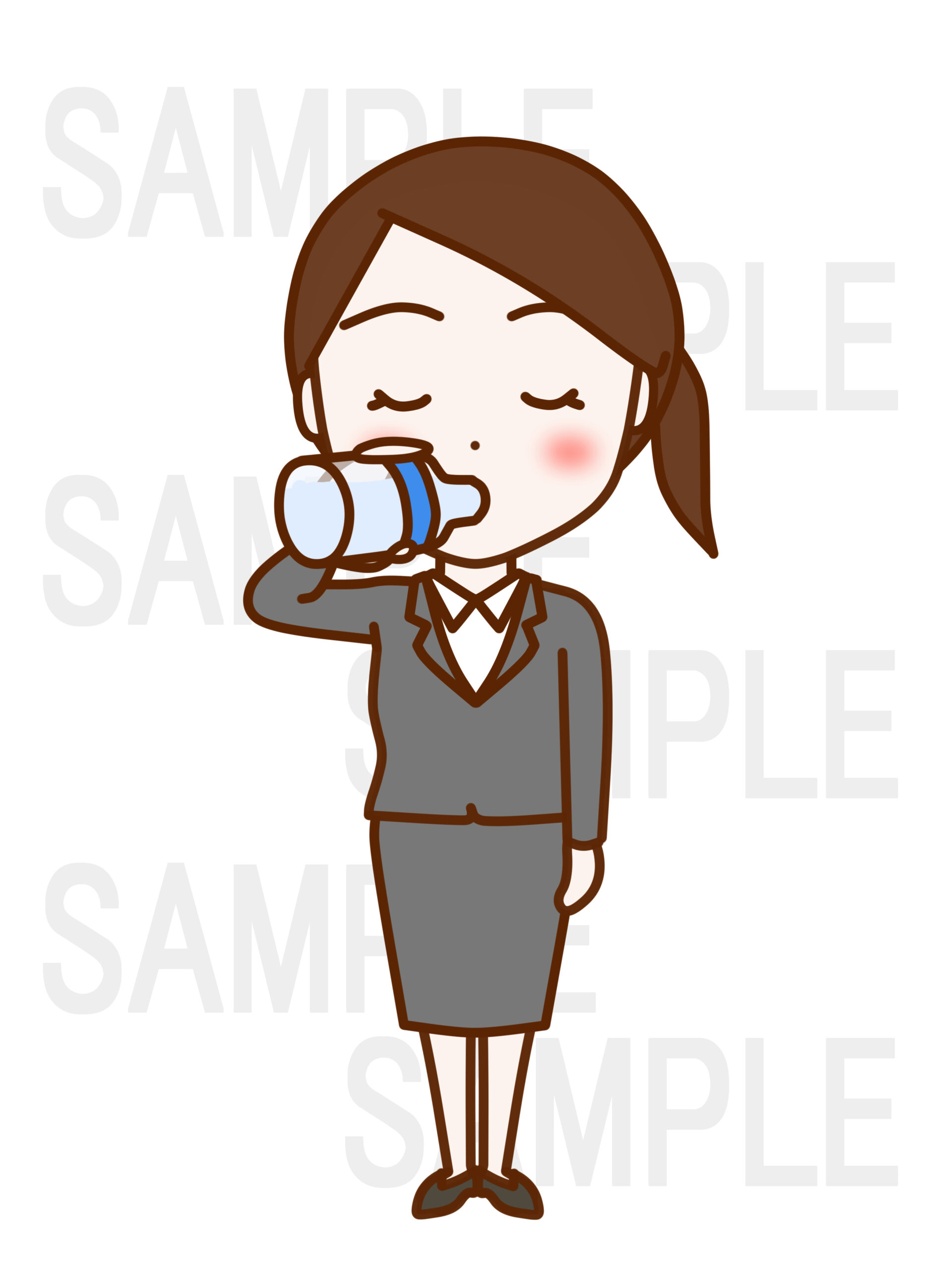 全身正面でペットボトルを飲む女性
